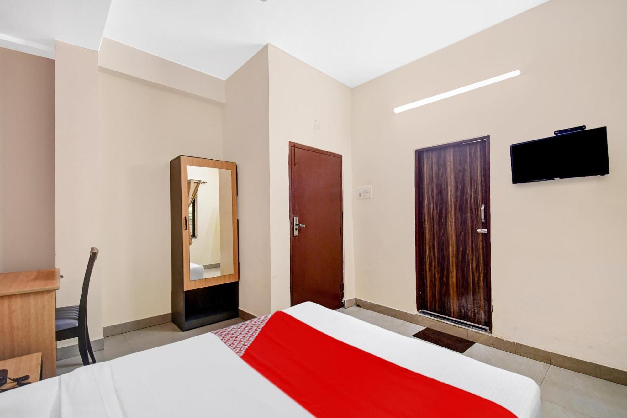 Hotel O Grand Lazeez Hāora Esterno foto