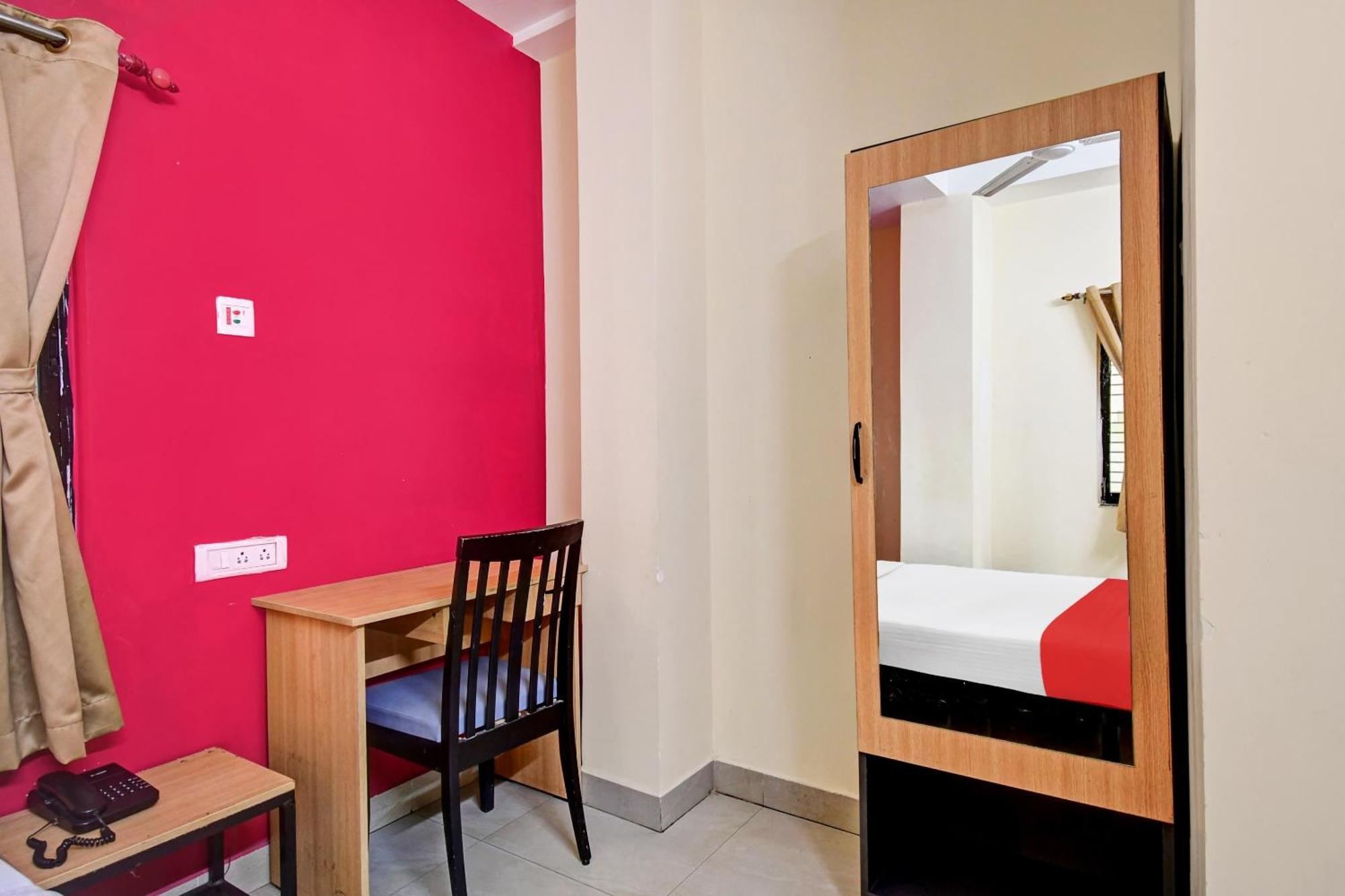 Hotel O Grand Lazeez Hāora Esterno foto