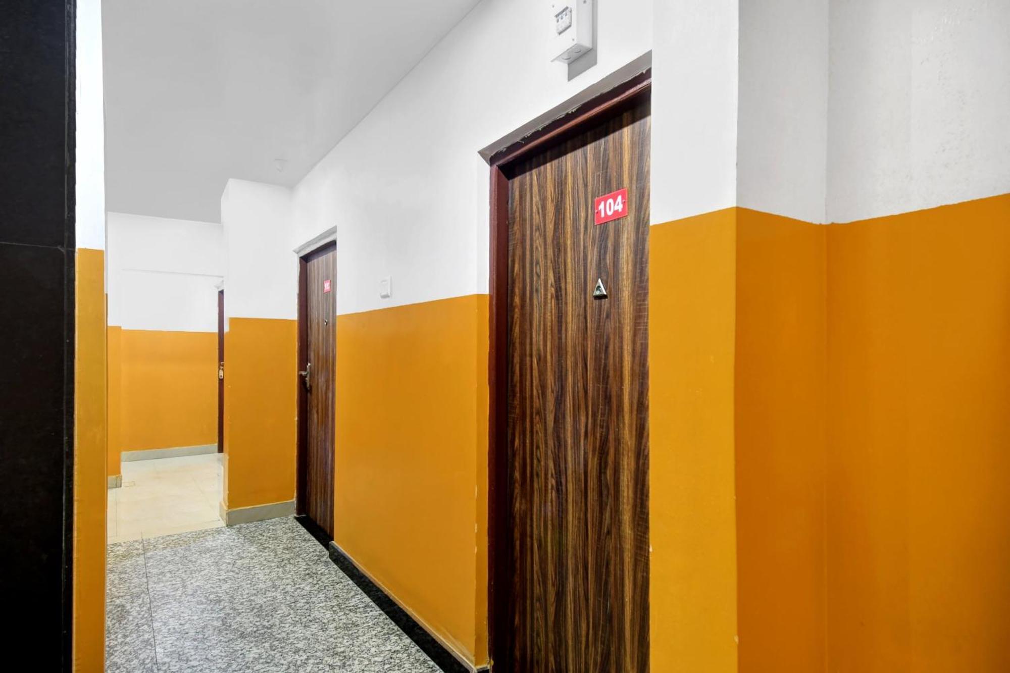 Hotel O Grand Lazeez Hāora Esterno foto